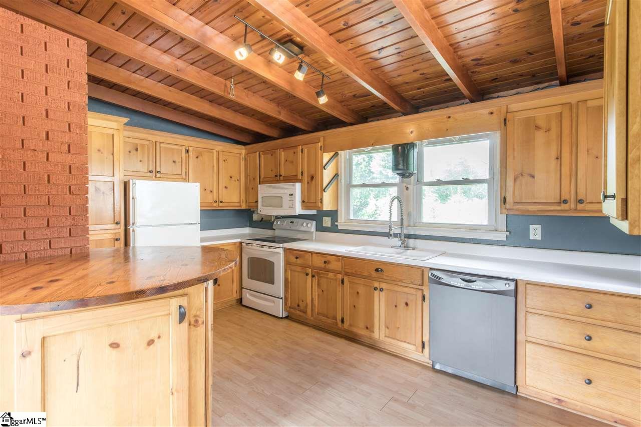 677 Maple Drive Greer, SC 29651 - Photo 5 of 19 Gallery Image 5