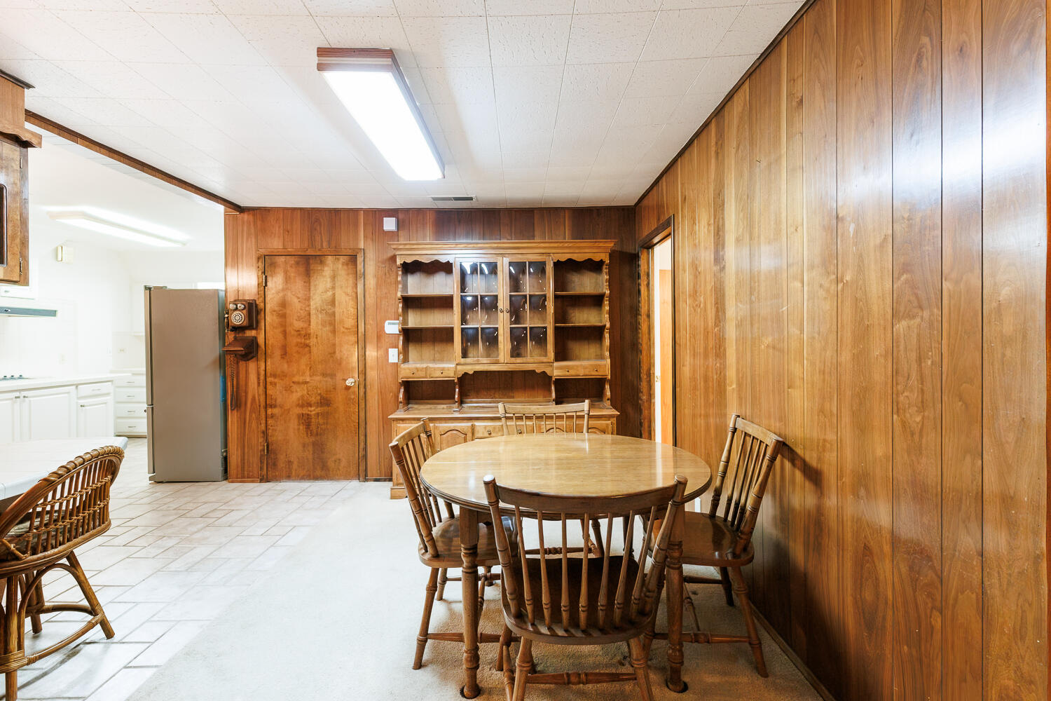 850 South 10th Street Slaton, TX 79364 - Photo 12 of 57 a dining room with furniture and window