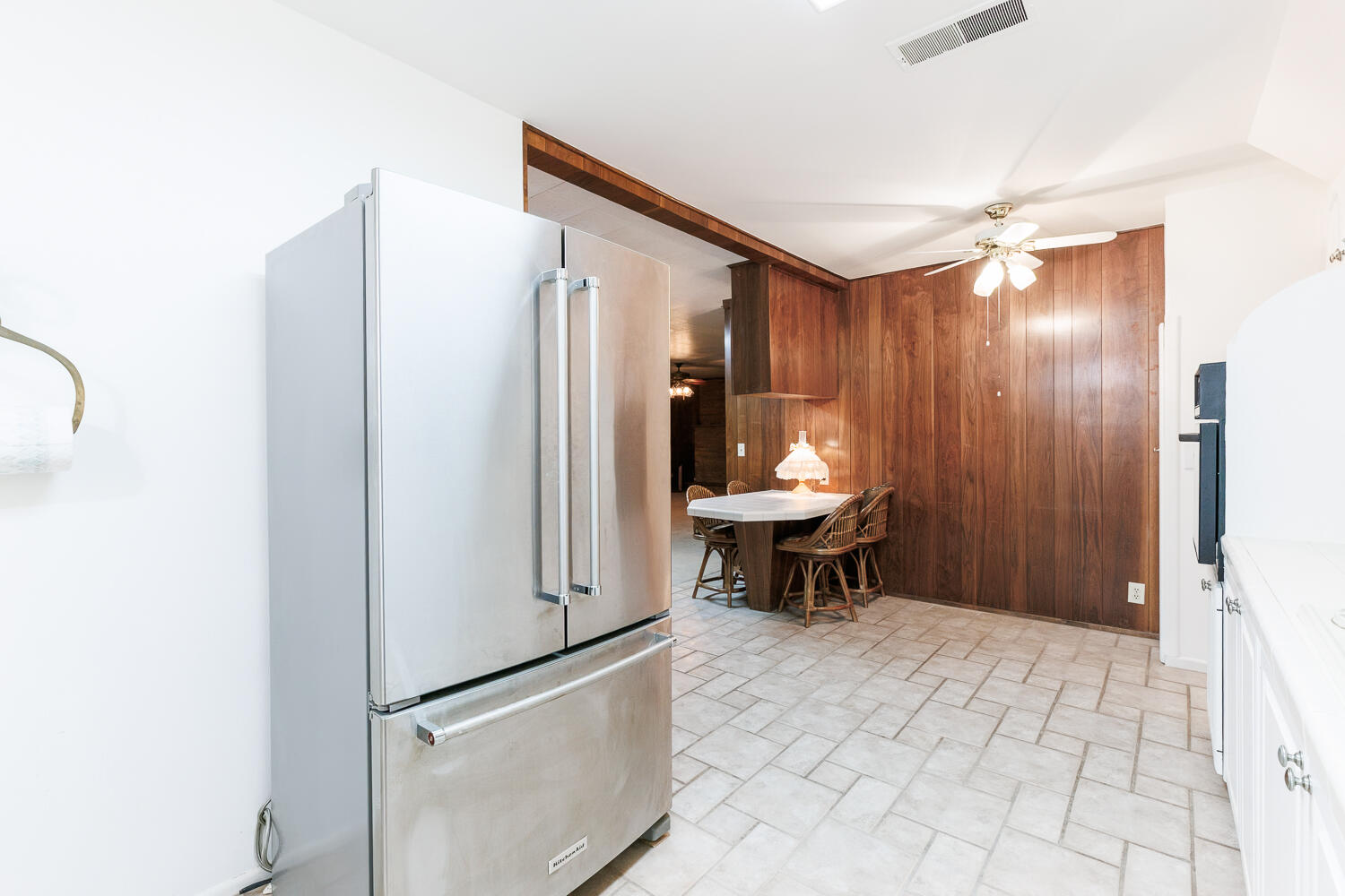 850 South 10th Street Slaton, TX 79364 - Photo 21 of 57 Kitchen