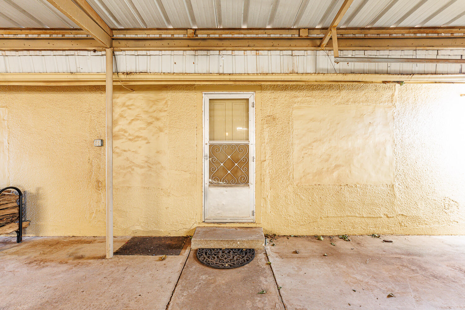 850 South 10th Street Slaton, TX 79364 - Photo 43 of 57 a view of a door