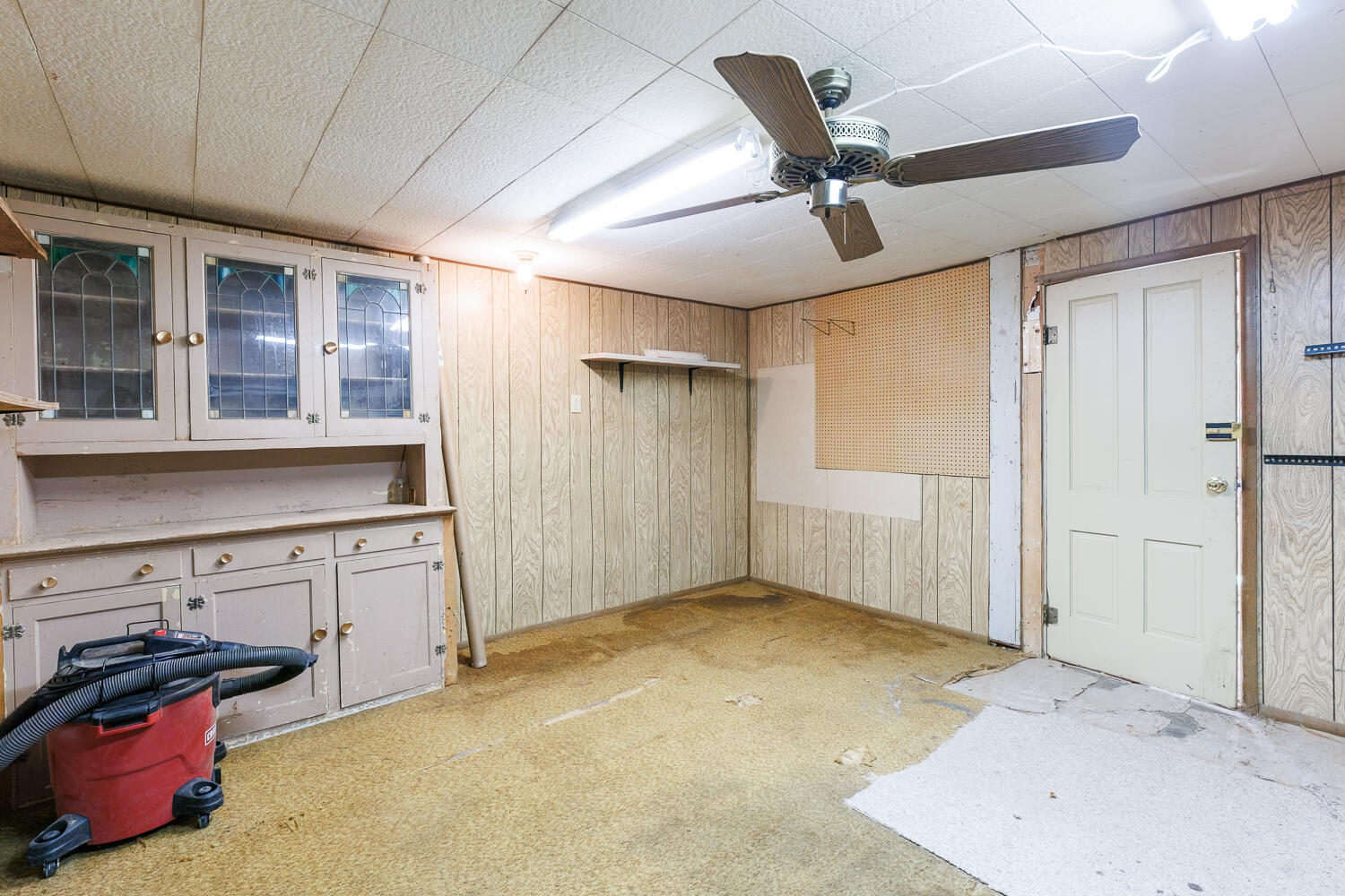 850 South 10th Street Slaton, TX 79364 - Photo 44 of 57 a view of a storage & utility room