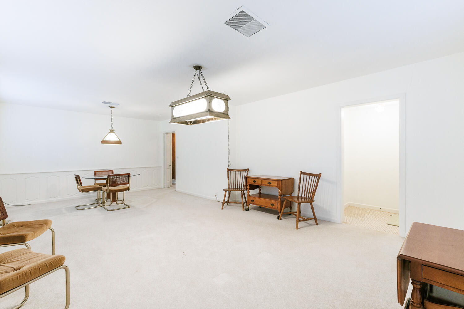 850 South 10th Street Slaton, TX 79364 - Photo 6 of 57 Living Room