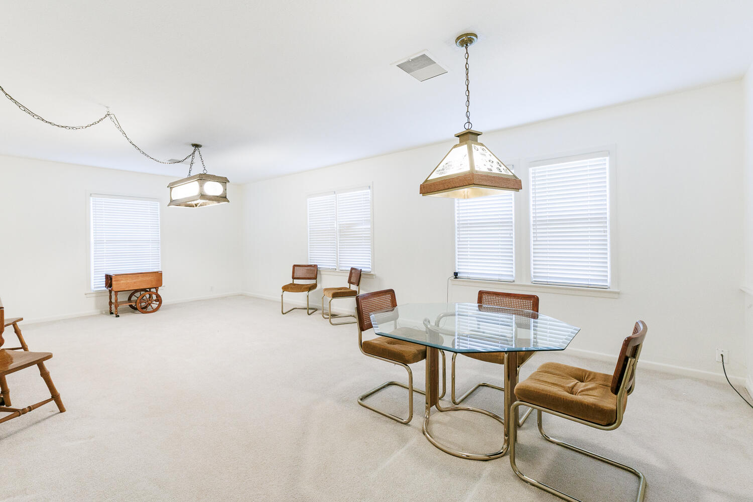 850 South 10th Street Slaton, TX 79364 - Photo 7 of 57 a view of a livingroom with furniture and a window