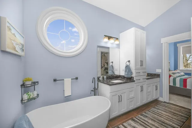 $789,000 | 21373 Sail Bay Drive, Cassopolis, MI 49031