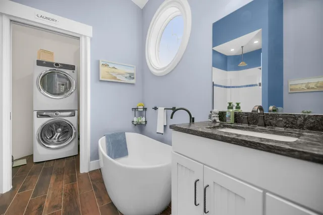 $789,000 | 21373 Sail Bay Drive, Cassopolis, MI 49031