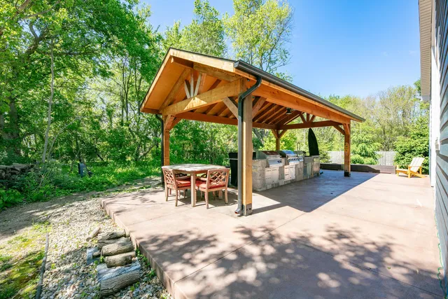 $789,000 | 21373 Sail Bay Drive, Cassopolis, MI 49031