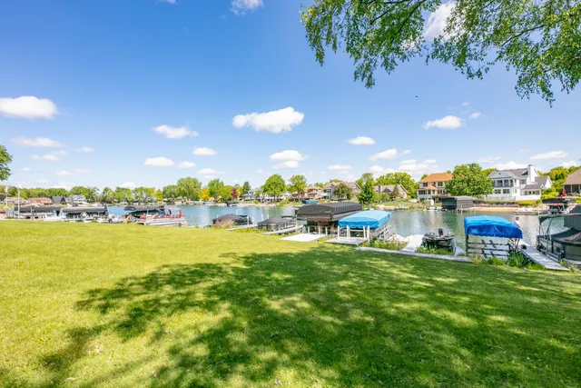 $789,000 | 21373 Sail Bay Drive, Cassopolis, MI 49031