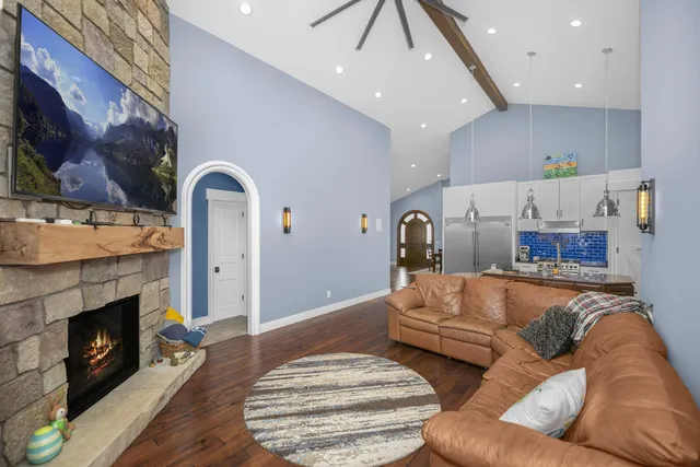 $789,000 | 21373 Sail Bay Drive, Cassopolis, MI 49031