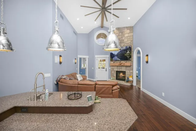 $789,000 | 21373 Sail Bay Drive, Cassopolis, MI 49031