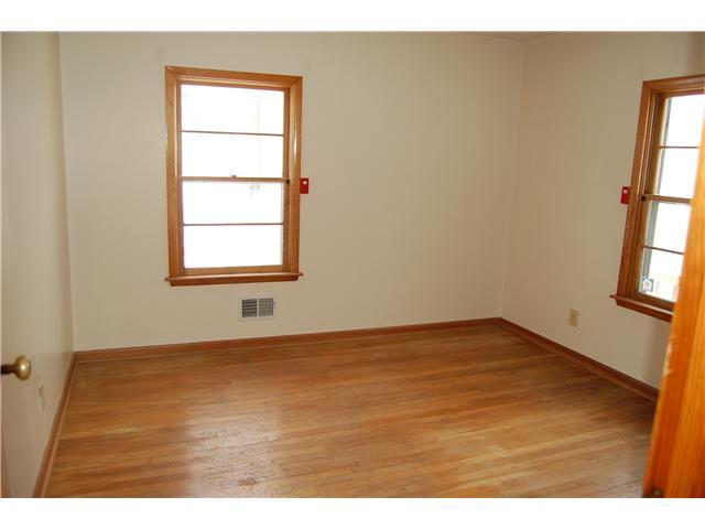521 East Johnstown Road Columbus, OH 43230 - Photo 5 of 6