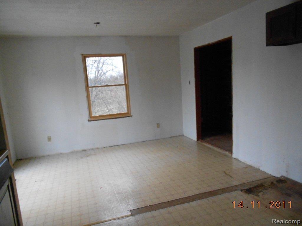 14392 Barnes Road Byron, MI 48418 - Photo 6 of 13 DSCN4755