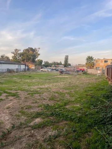 a view of a water fountain and an ocean view