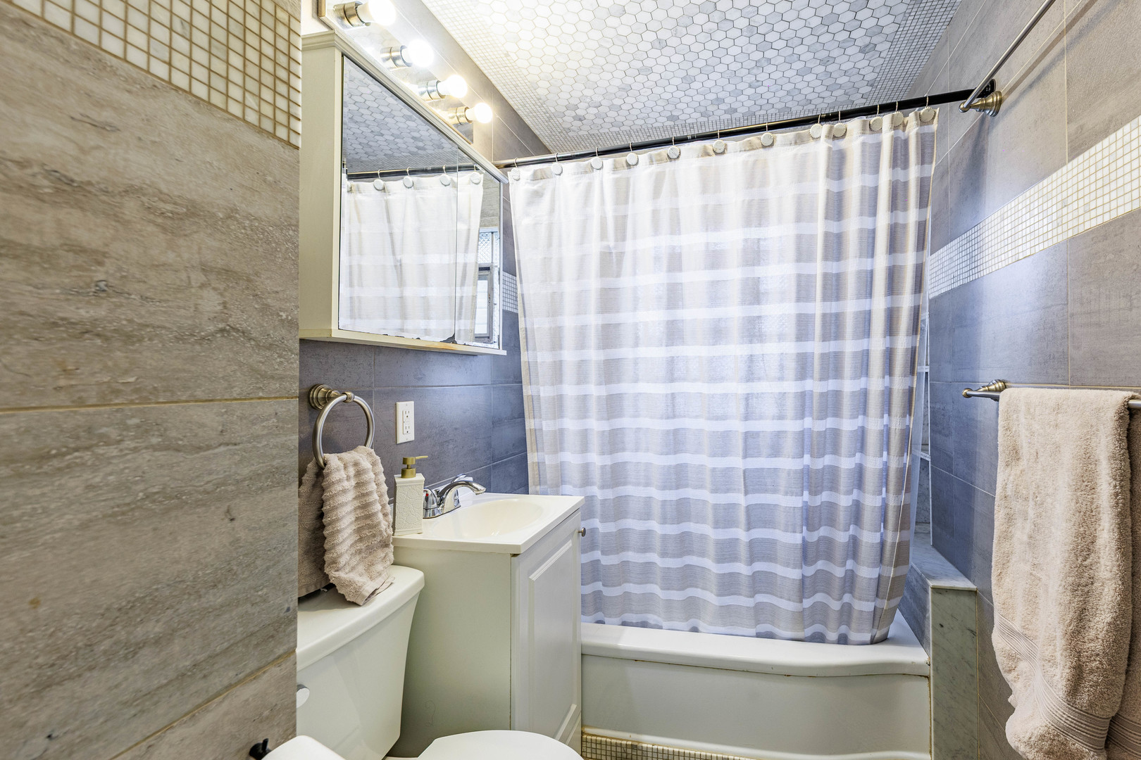 8720 Lyndale Street River Grove, IL 60171 - Photo 16 of 25