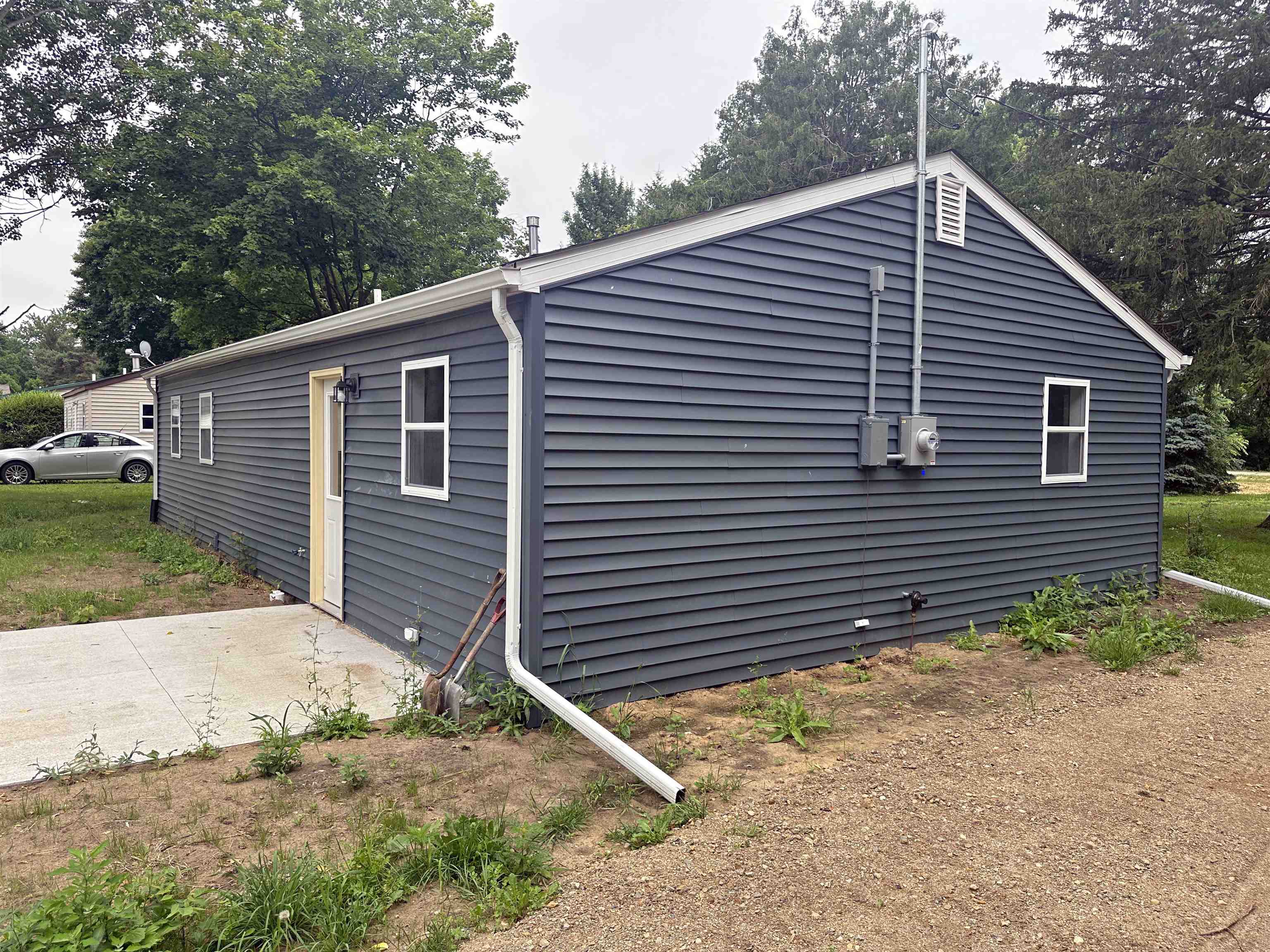8769 Barnes Road Millington, MI 48746 - Photo 4 of 28