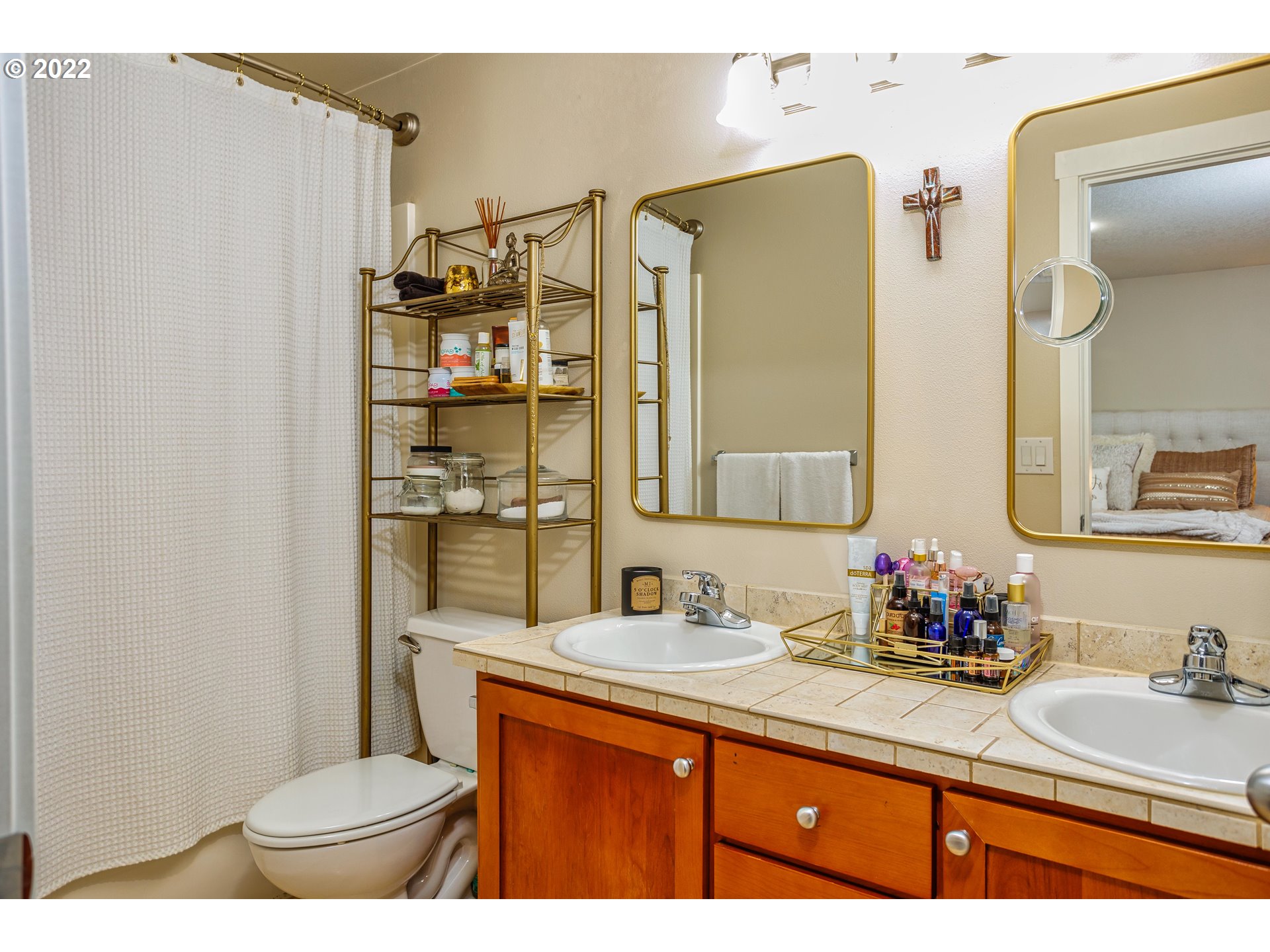 415 Northeast Suttle Street Portland, OR 97211 - Photo 12 of 21 Gallery Image 12