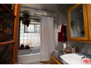 52 Ozone Avenue Venice, CA 90291 - Photo 14 of 46