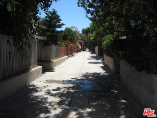 52 Ozone Avenue Venice, CA 90291 - Photo 3 of 46