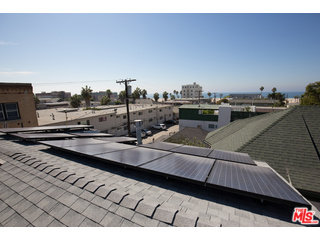 52 Ozone Avenue Venice, CA 90291 - Photo 27 of 46