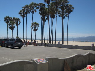 52 Ozone Avenue Venice, CA 90291 - Photo 4 of 46