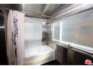 52 Ozone Avenue Venice, CA 90291 - Photo 34 of 46