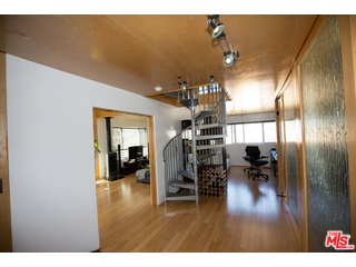 52 Ozone Avenue Venice, CA 90291 - Photo 35 of 46