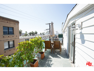 52 Ozone Avenue Venice, CA 90291 - Photo 43 of 46