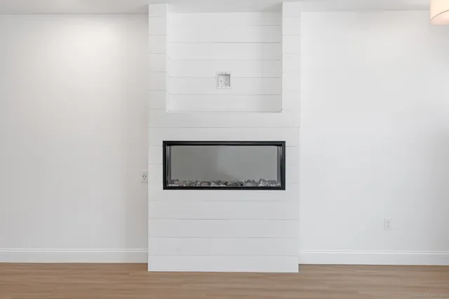 a view of a small microwave