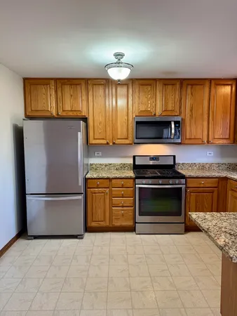 $2,500 | 2929 Caldwell Lane, Geneva, IL 60134