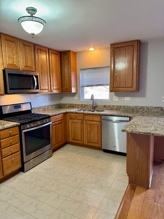 $2,500 | 2929 Caldwell Lane, Geneva, IL 60134