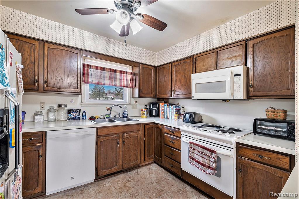 5213 North Irish Road Davison, MI 48423 - Photo 8 of 19