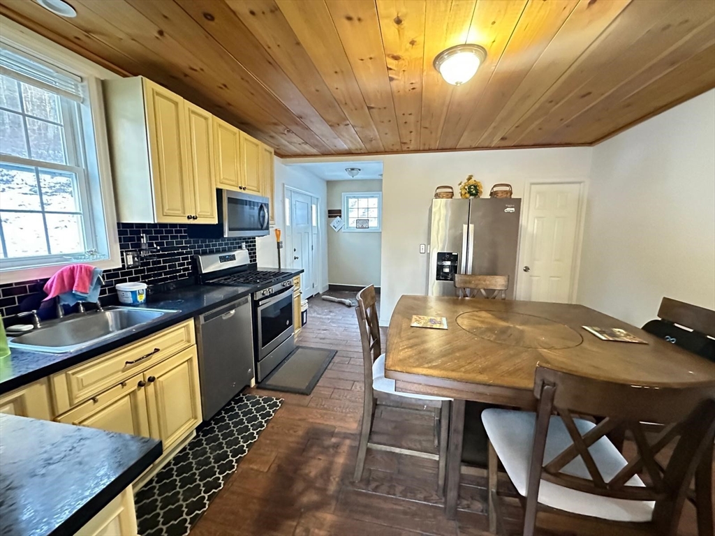 46 Kelley Street Three Rivers, MA 01080 - Photo 3 of 17