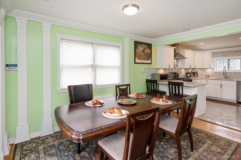 41 Cambria Road Syosset, NY 11791 - Photo 6 of 35 Gallery Image 6