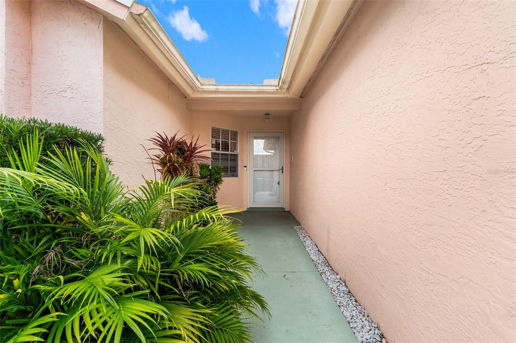 13504 Fawn Ridge Boulevard Tampa, FL 33626 - Photo 5 of 47