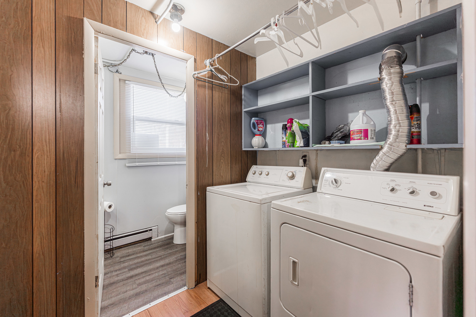 3432 Huffman Boulevard Rockford, IL 61103 - Photo 19 of 32 a utility room with dryer and washer