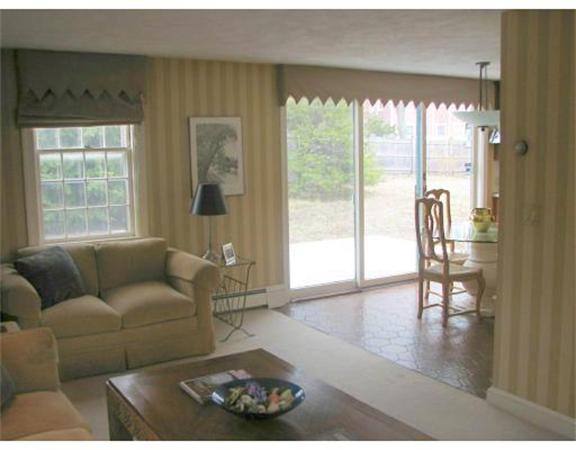 9 Meadowview Road Melrose, MA 02176 - Photo 3 of 8 Gallery Image 3