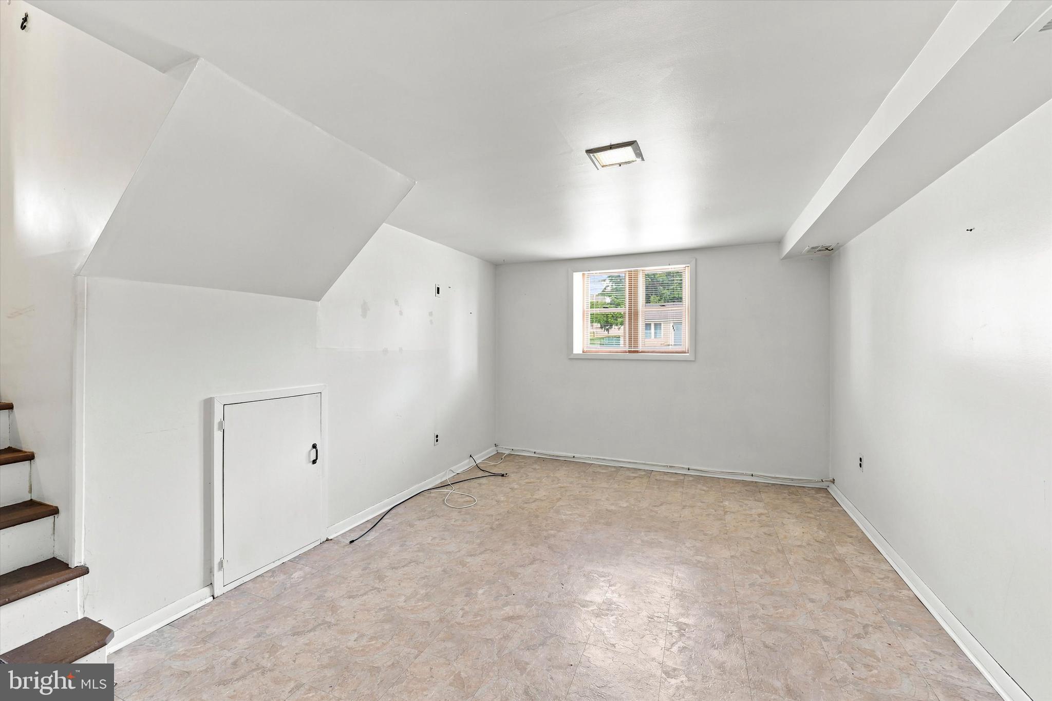 726 Violet Road Warminster, PA 18974 - Photo 7 of 15