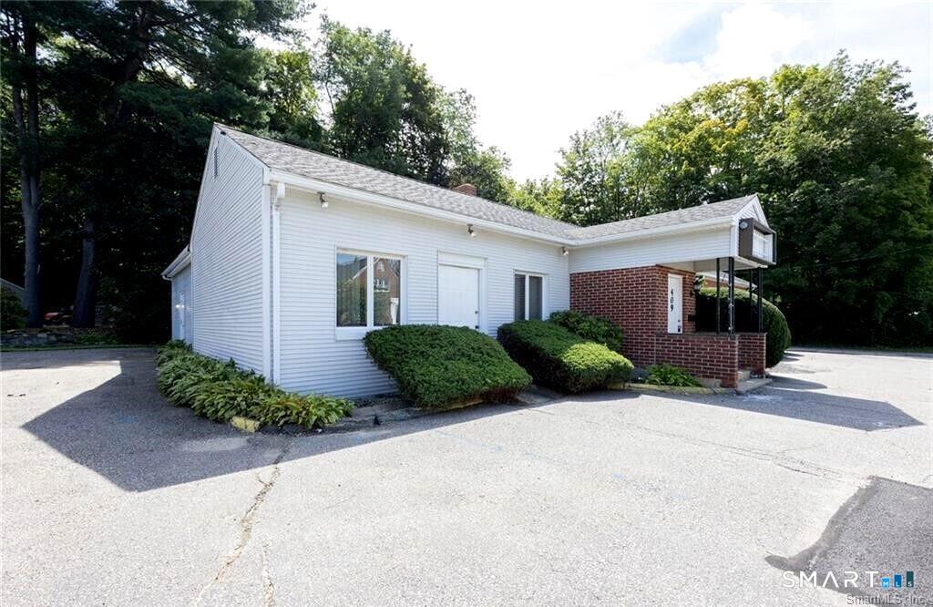 409 Oak Avenue Torrington, CT 06790 - Photo 2 of 17