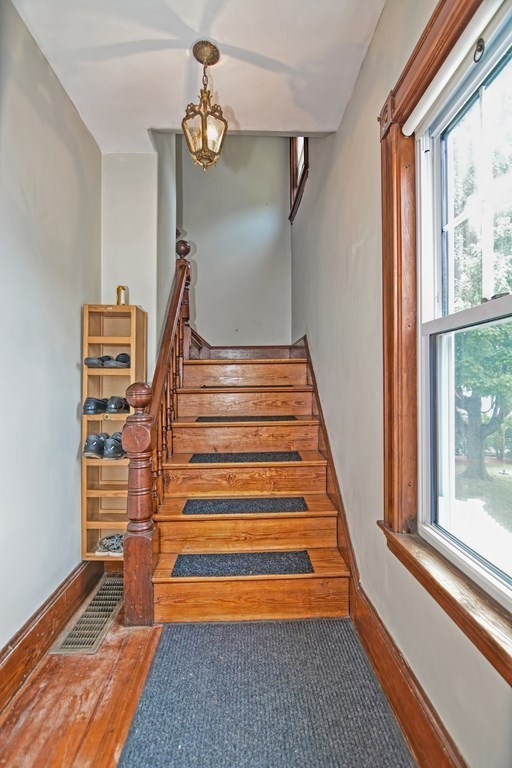 42 Sea Street Everett, MA 02149 - Photo 11 of 20