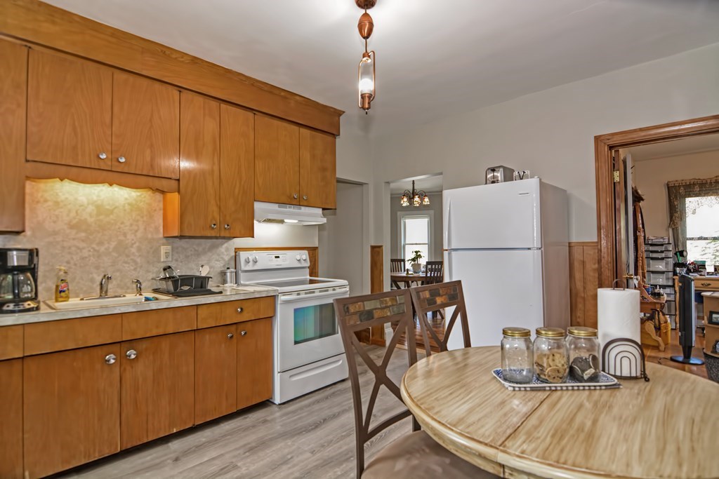 42 Sea Street Everett, MA 02149 - Photo 8 of 20