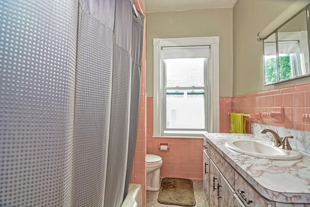 42 Sea Street Everett, MA 02149 - Photo 10 of 20