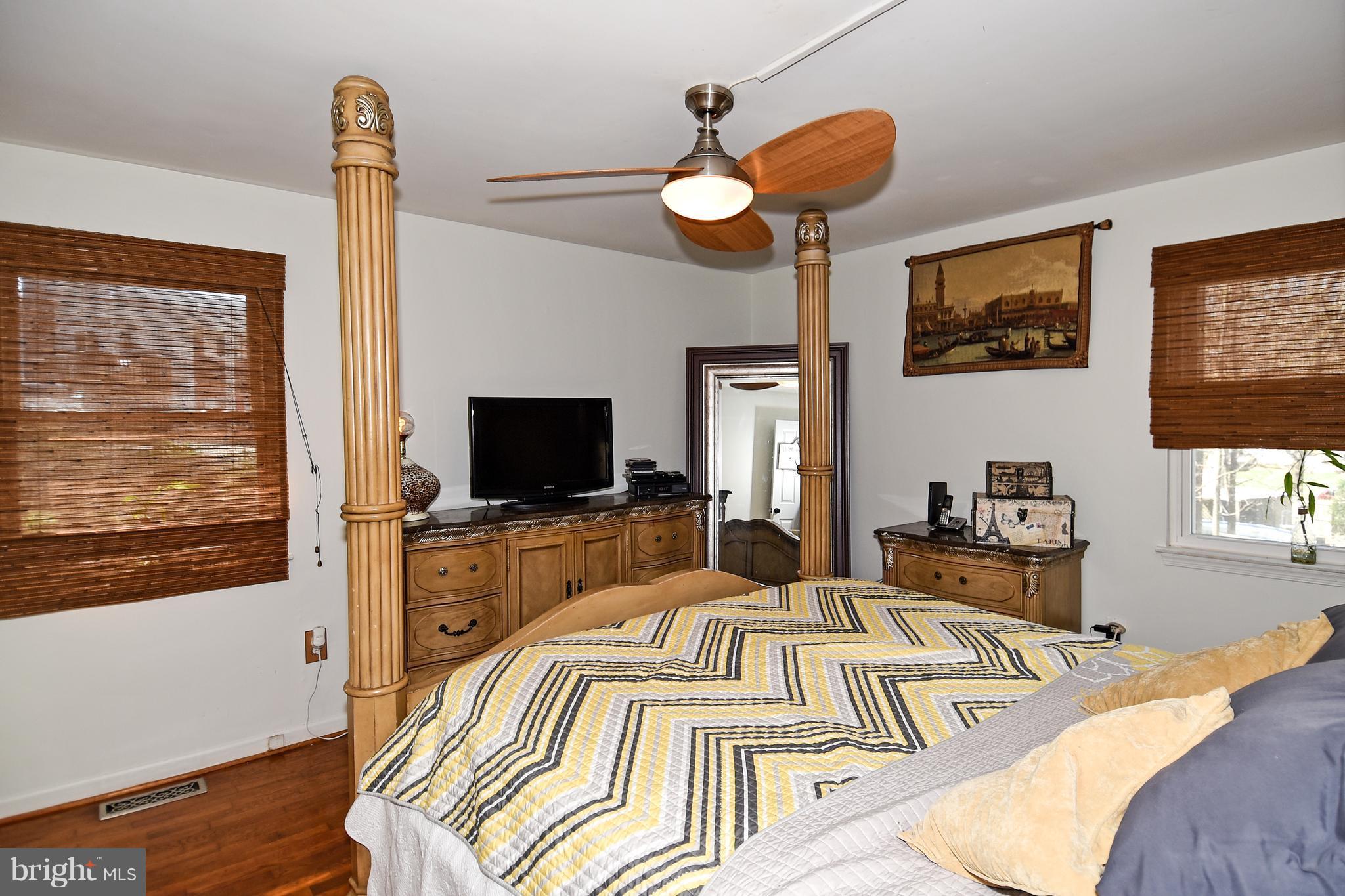 12917 Sturbridge Road Woodbridge, VA 22192 - Photo 16 of 29 Another angle of the master bedroom.