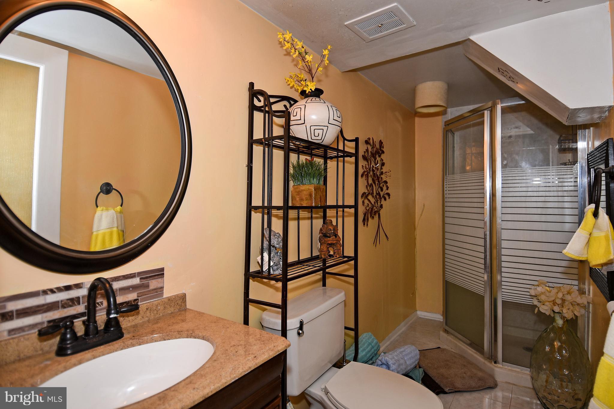 12917 Sturbridge Road Woodbridge, VA 22192 - Photo 20 of 29 3rd full bathroom also updated!
