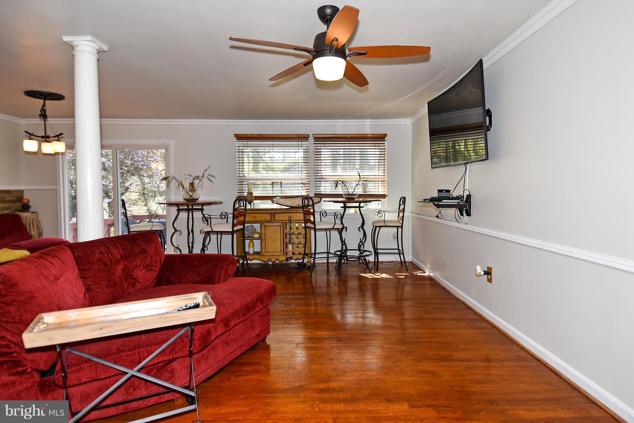 12917 Sturbridge Road Woodbridge, VA 22192 - Photo 3 of 29 Hardwood floors and plenty of natural light!