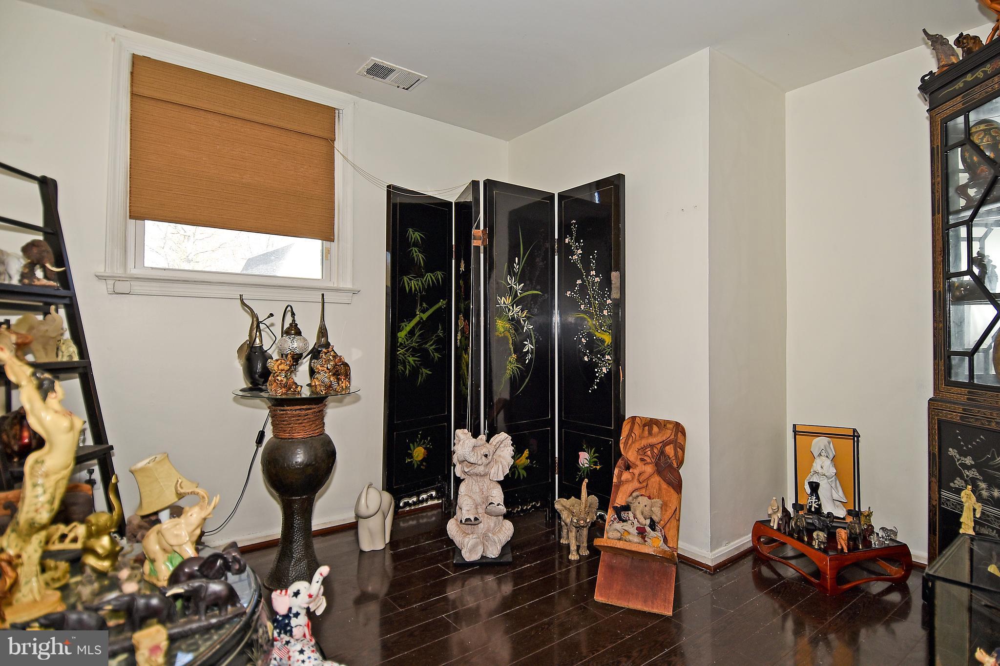 12917 Sturbridge Road Woodbridge, VA 22192 - Photo 21 of 29 The "Elephant Room".