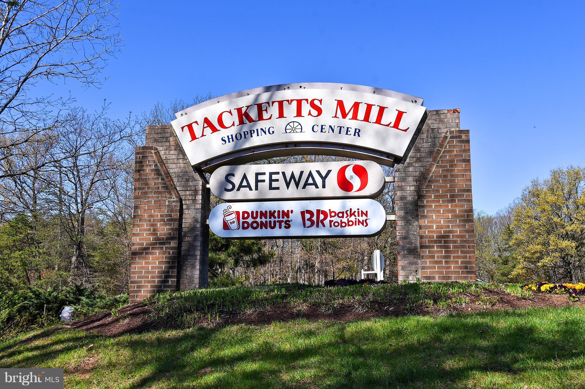 12917 Sturbridge Road Woodbridge, VA 22192 - Photo 28 of 29 Nearby shopping center.