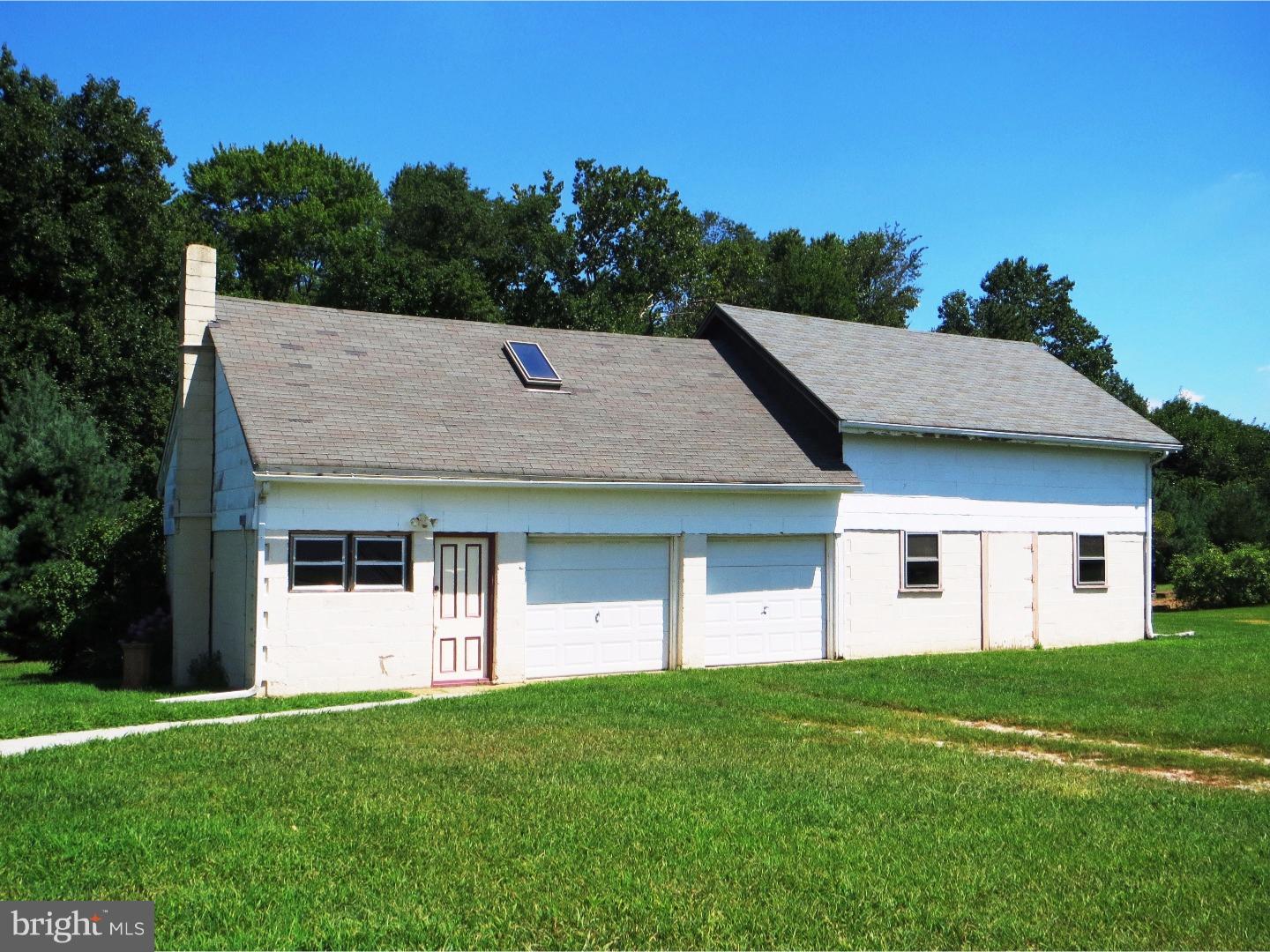 410 Jessups Mill Road Mantua, NJ 08051 - Photo 14 of 25 Garage