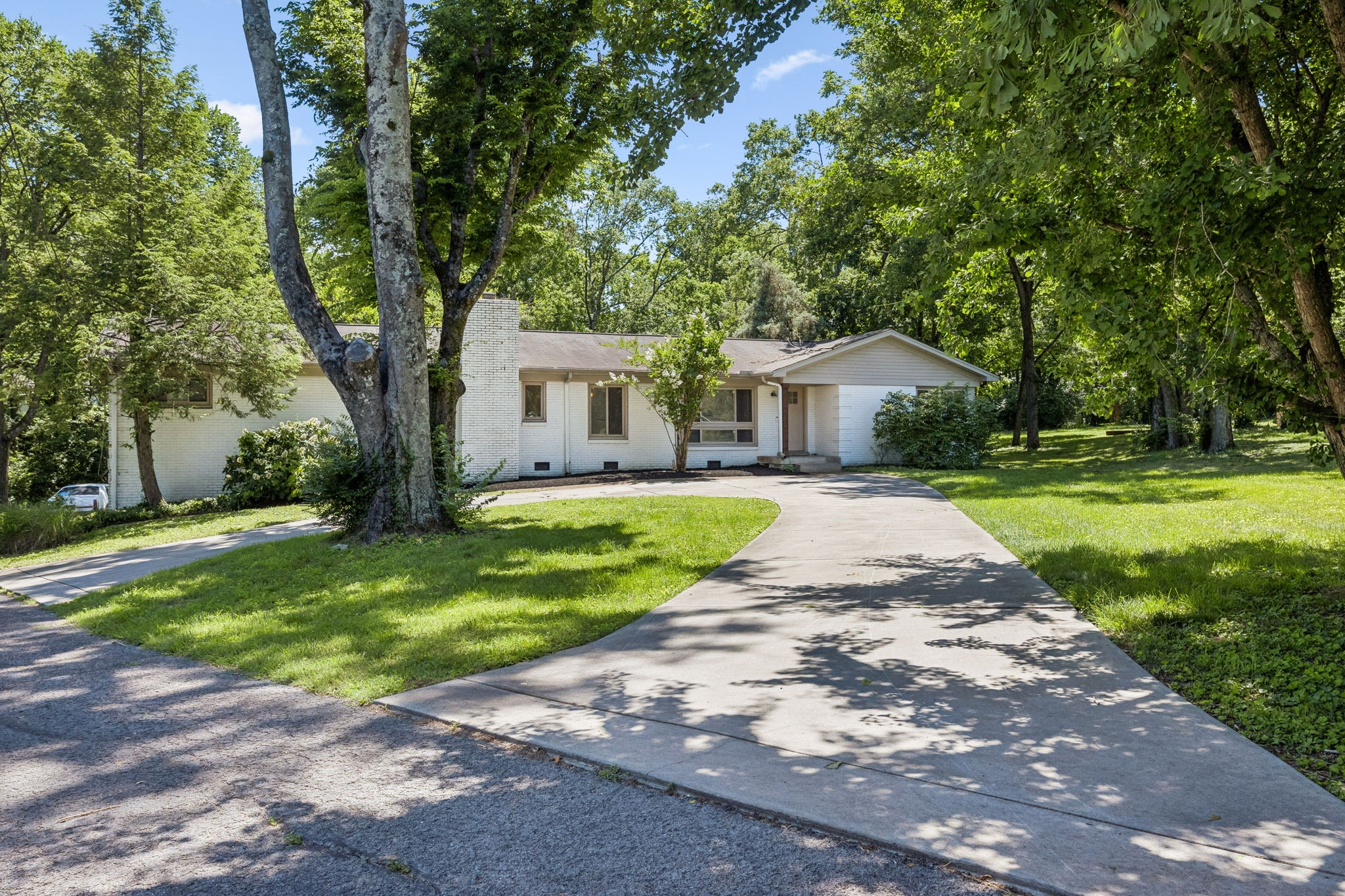 4425 Prescott Road Nashville, TN 37204 - Photo 34 of 36 a view of a house with a yard