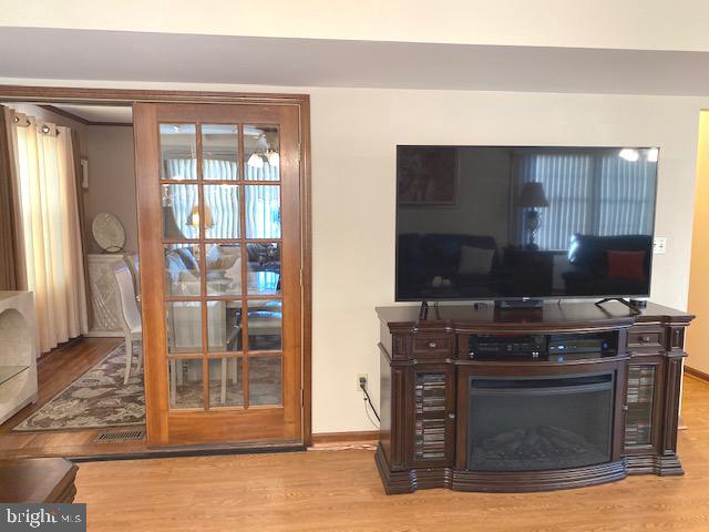 6 Palomar Road Sewell, NJ 08080 - Photo 27 of 63 Family room wall