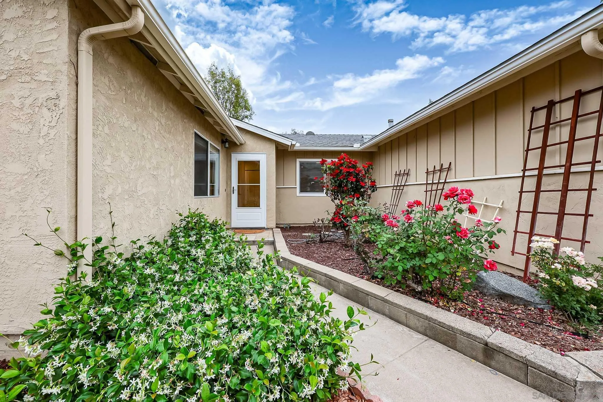 9483 Lake Canyon Road Santee, CA 92071 - Photo 2 of 28