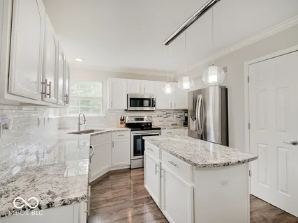 $395,000 | 6215 Valleyview Drive, Fishers, IN 46038